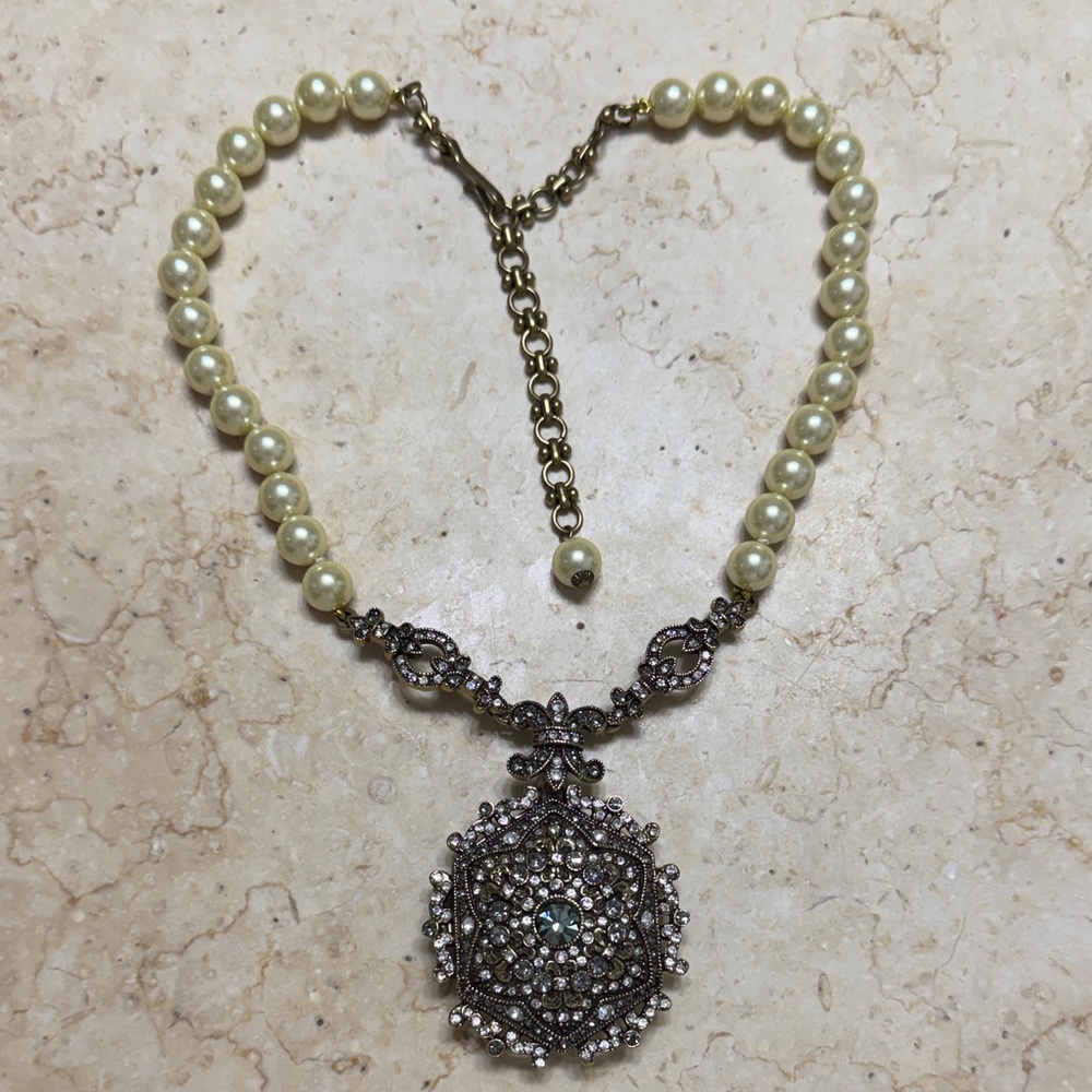 Elegant Pearl and Gold Pendant Necklace from Heidi Daus